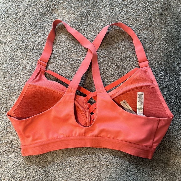 Victoria’s Secret Sports Bra - Picture 2 of 3